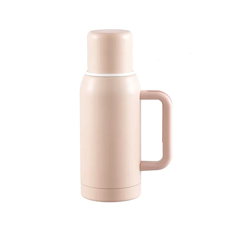 Chai du lịch đang thay đổi thị trường nước uống hiện đại như thế nào?